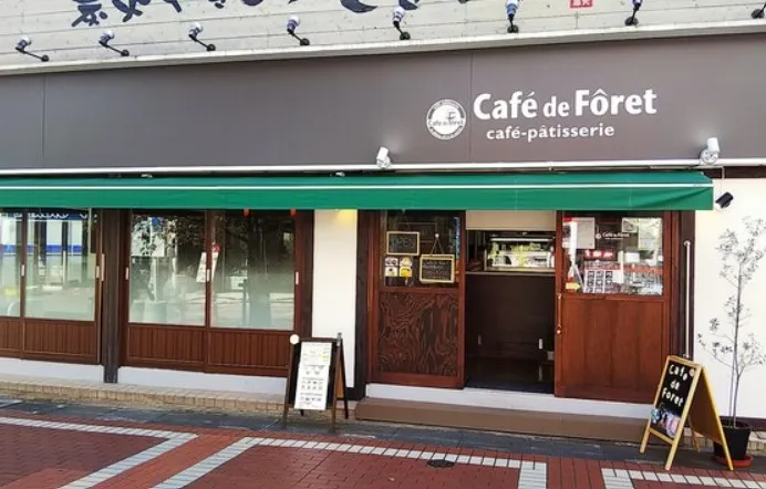 カフェ・ド・フォーレ上尾西口店の外観